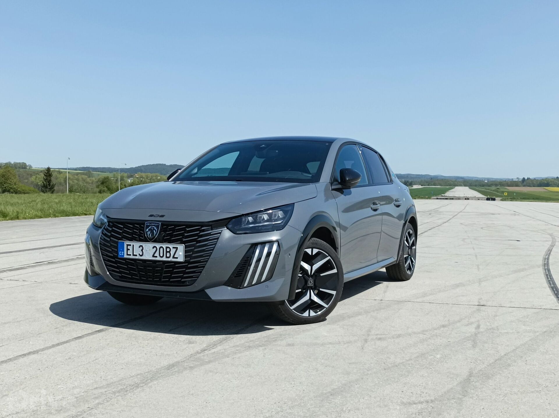 Peugeot e-208 (2023)