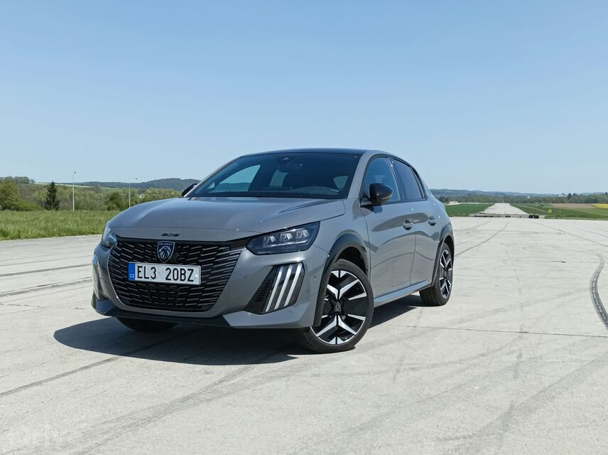 Peugeot e-208 (2023)