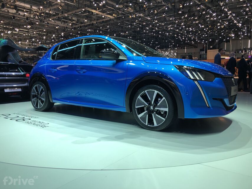 Peugeot e-208
