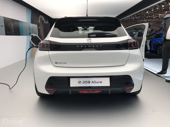 Peugeot e-208