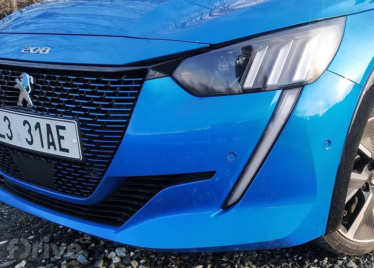 Peugeot e-208