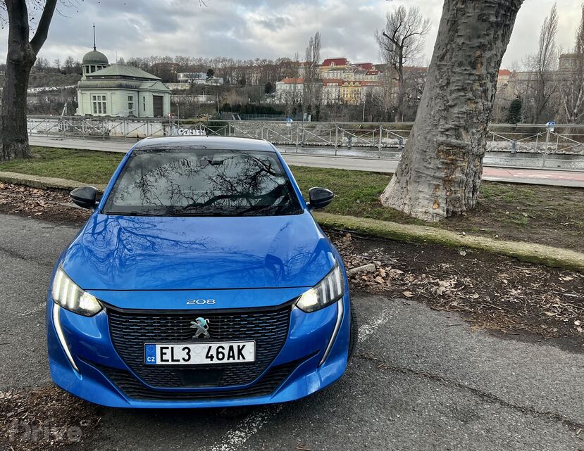 Peugeot e-208