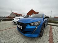 Peugeot e-208 vs Renault Zoe