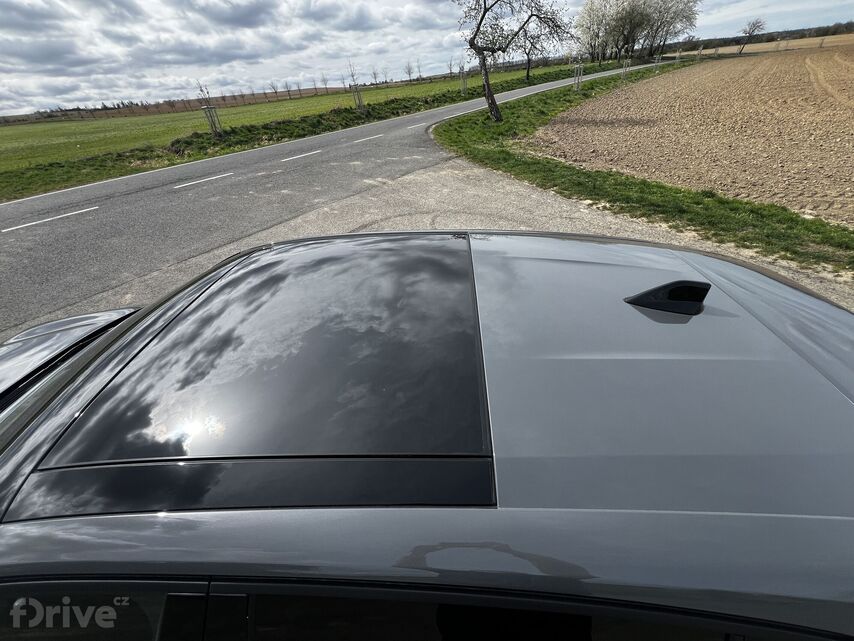 Peugeot e-308 (2023)