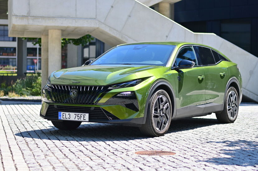 Peugeot E-408 facelift (2026)
