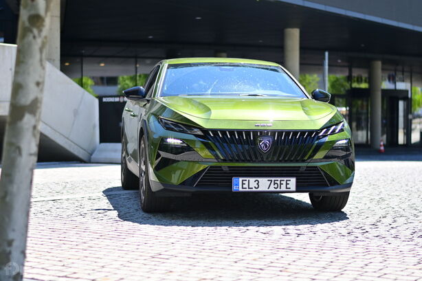 Peugeot E-408 facelift (2026)