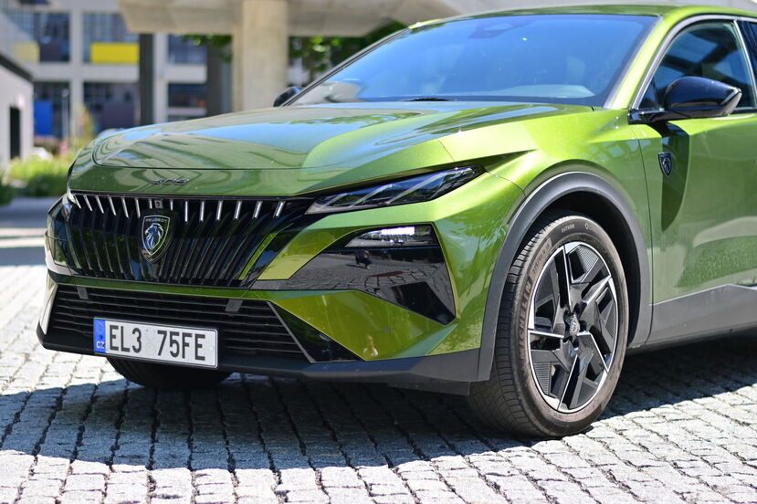 Peugeot E-408 facelift (2026)