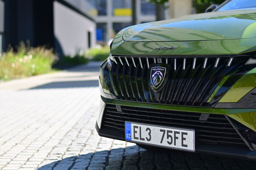 Peugeot E-408 facelift (2026)