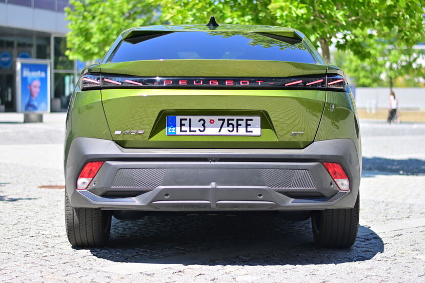 Peugeot E-408 facelift (2026)
