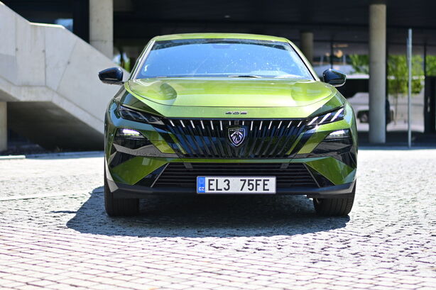 Peugeot E-408 facelift (2026)