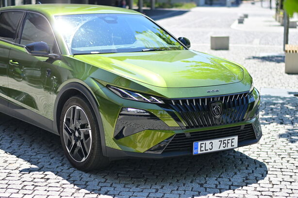 Peugeot E-408 facelift (2026)