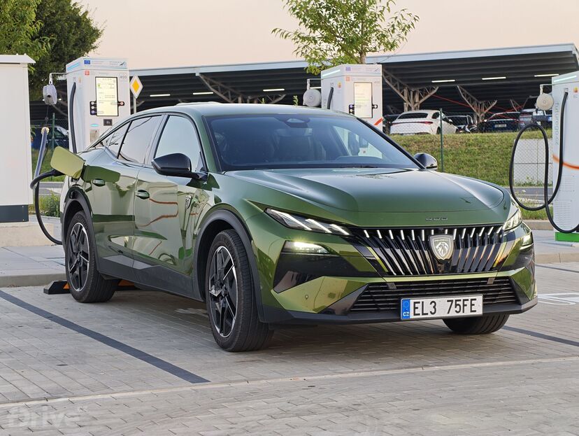 Peugeot E-408 facelift (2026)