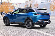 Peugeot e-5008
