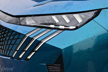 Peugeot e-5008