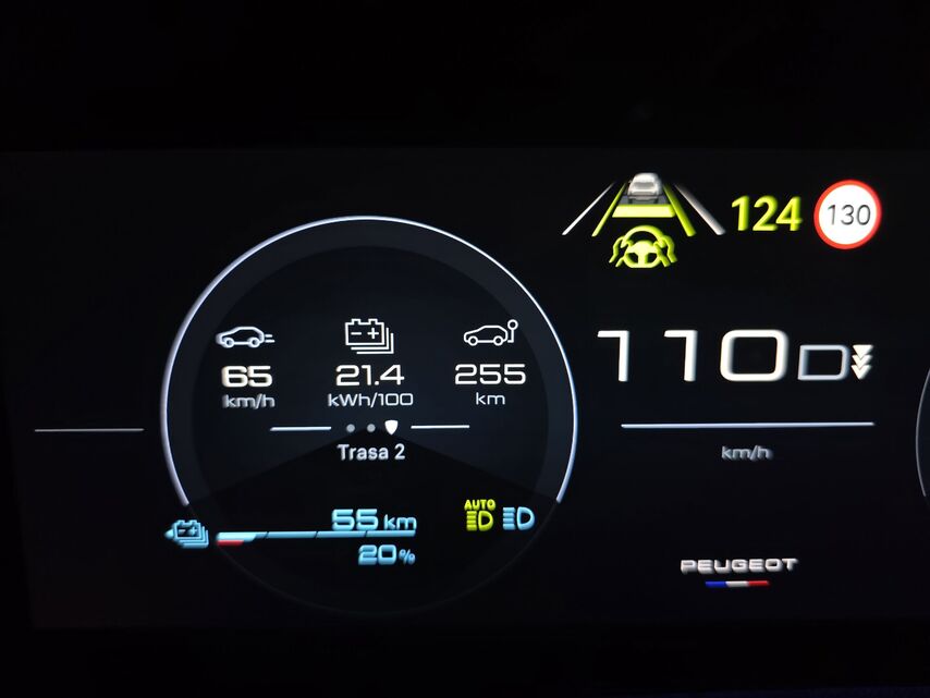 Peugeot e-5008