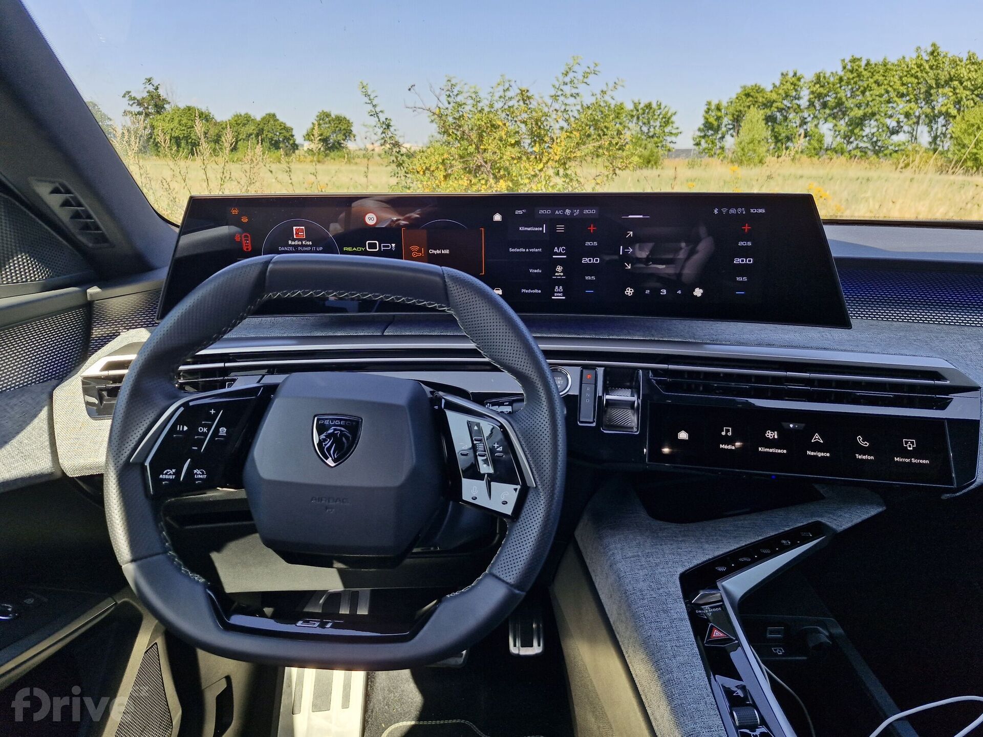 Peugeot E-5008 Long Range