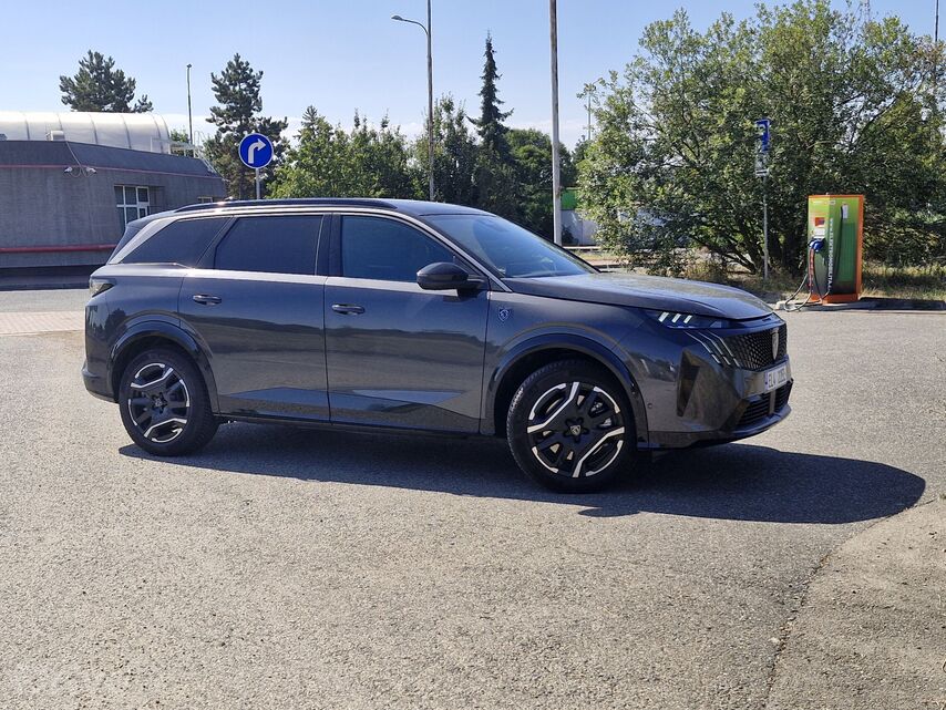 Peugeot E-5008 Long Range