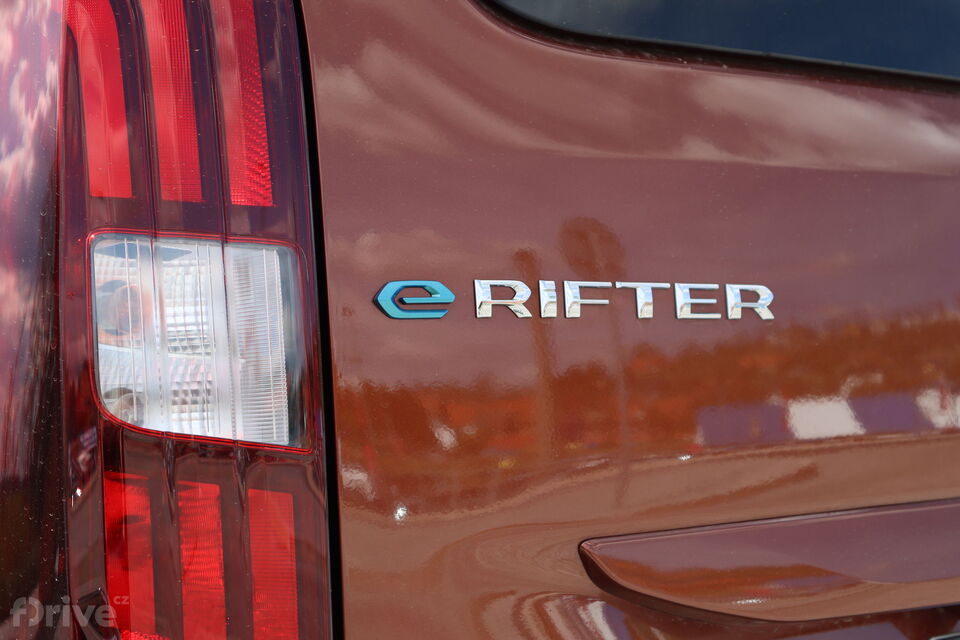 Peugeot e-Rifter (2021)