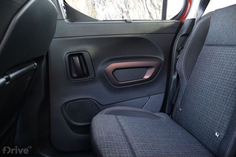 Peugeot e-Rifter (2021)