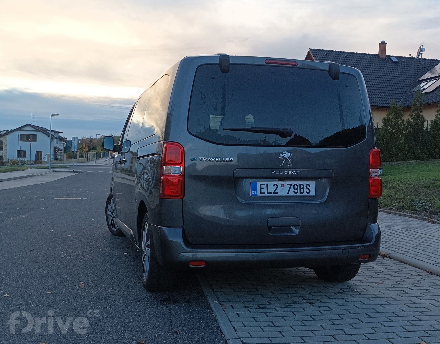 Peugeot e-Traveller