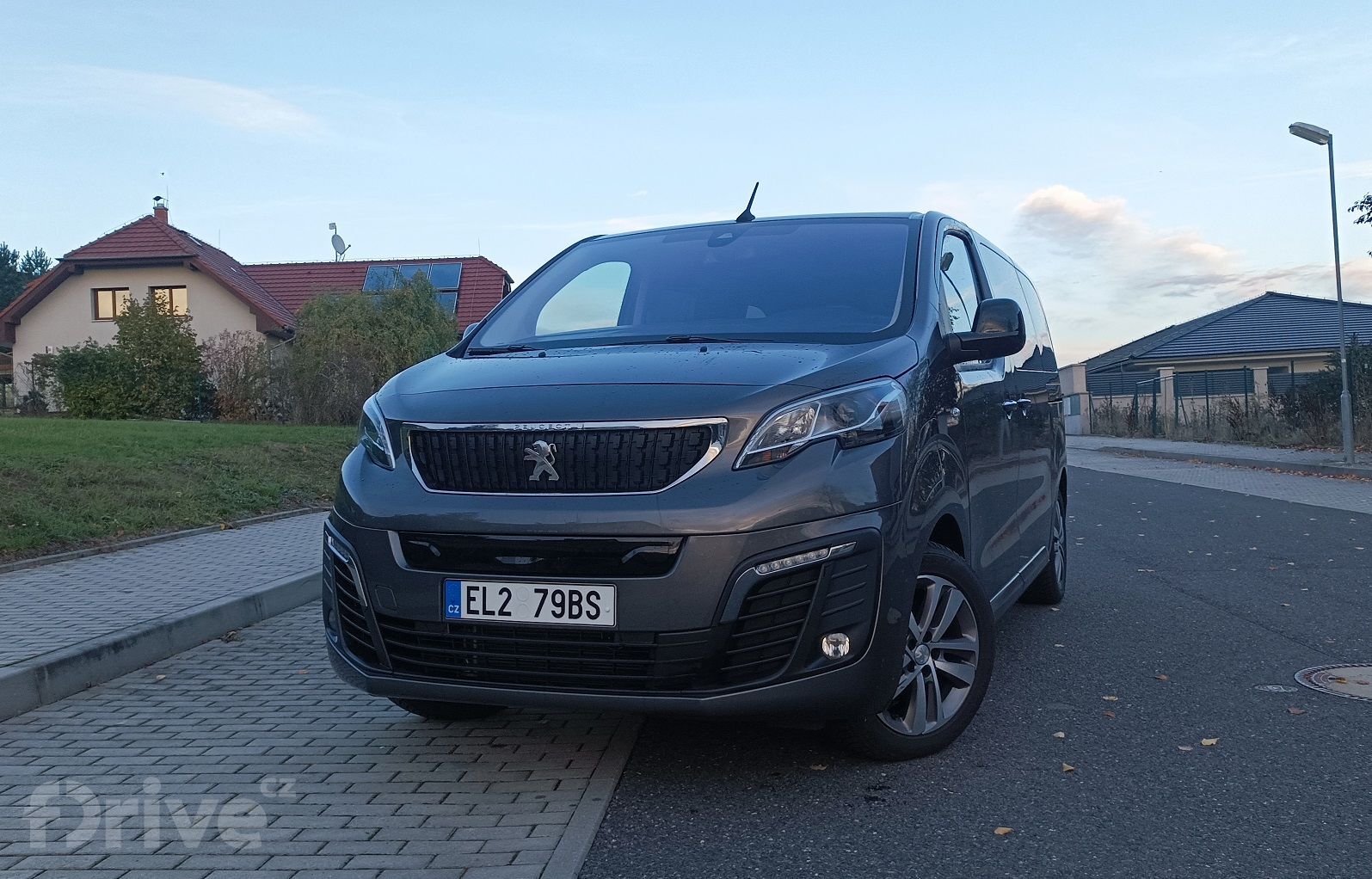 Peugeot e-Traveller