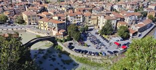 Pohled na parc-fermé shora