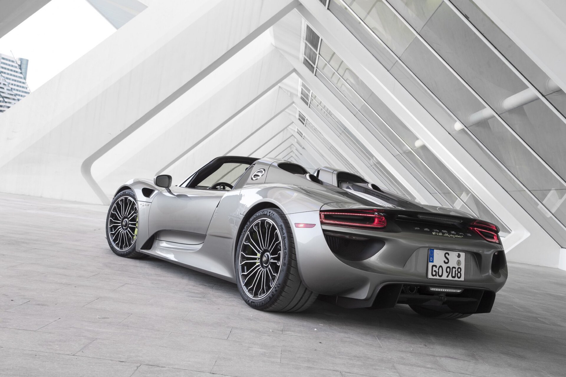 Porsche 918 Spyder (2013)