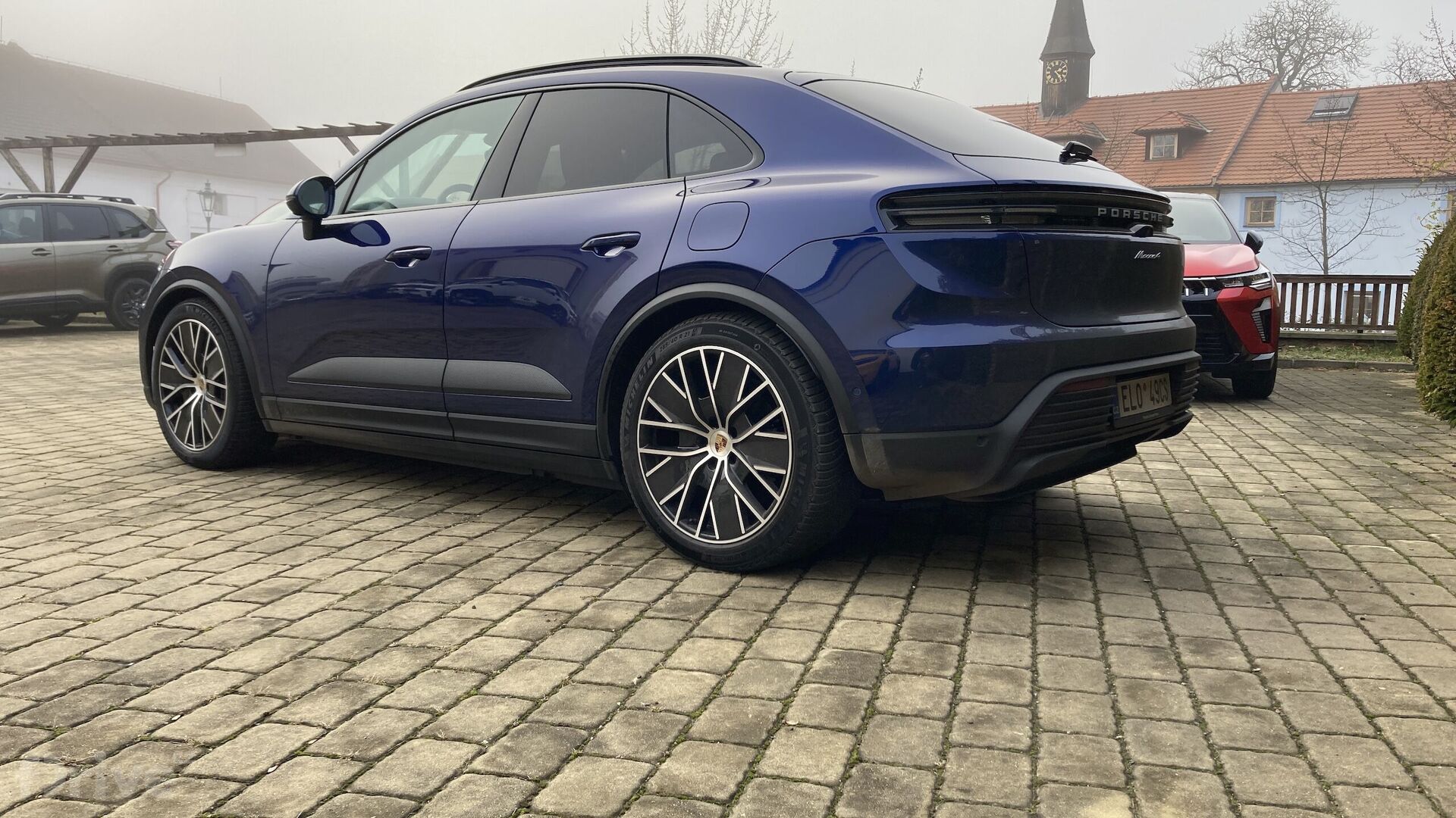 Porsche Macan 4