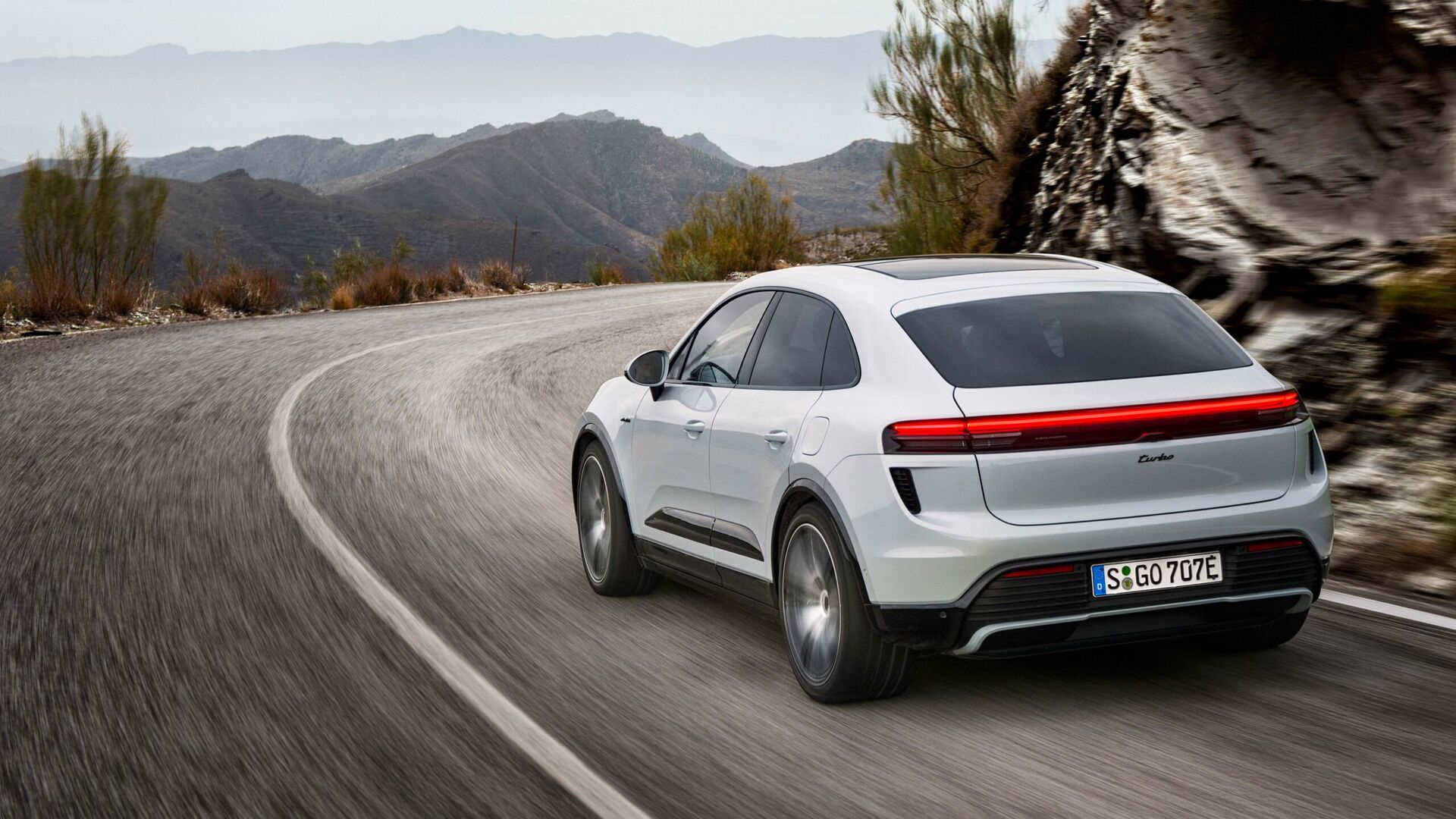 Porsche Macan EV