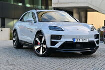 Porsche Macan EV