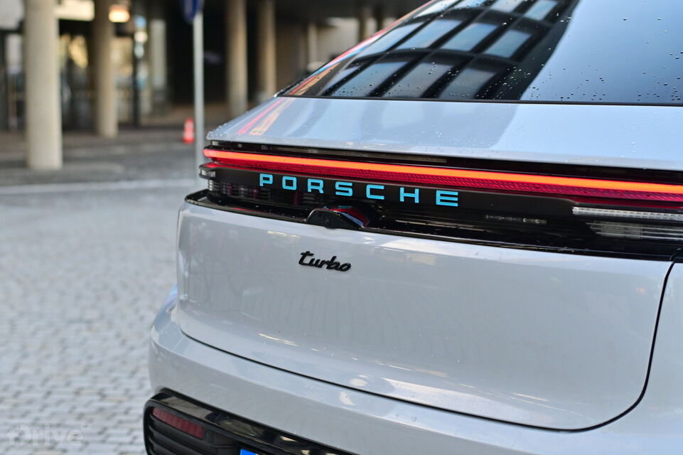 Porsche Macan EV