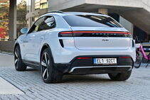 Porsche Macan EV