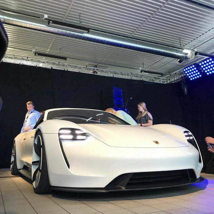 Porsche Mission E (2015)
