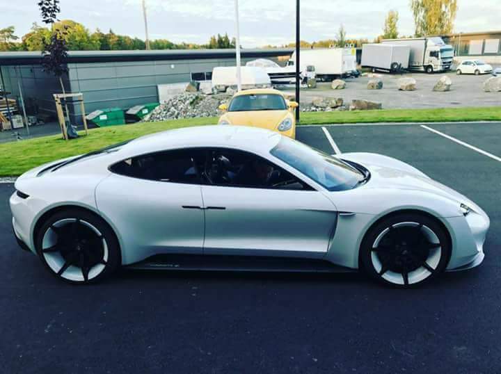 Porsche Mission E (2015)