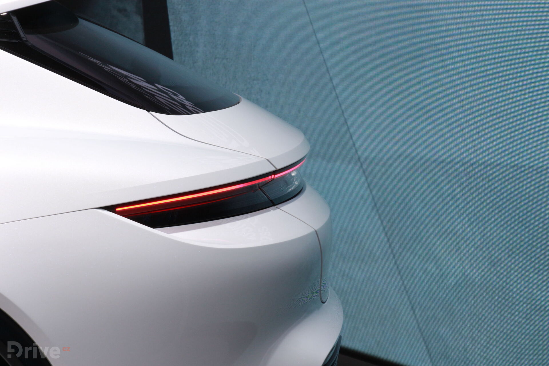 Porsche Mission E Cross Turismo (2018)