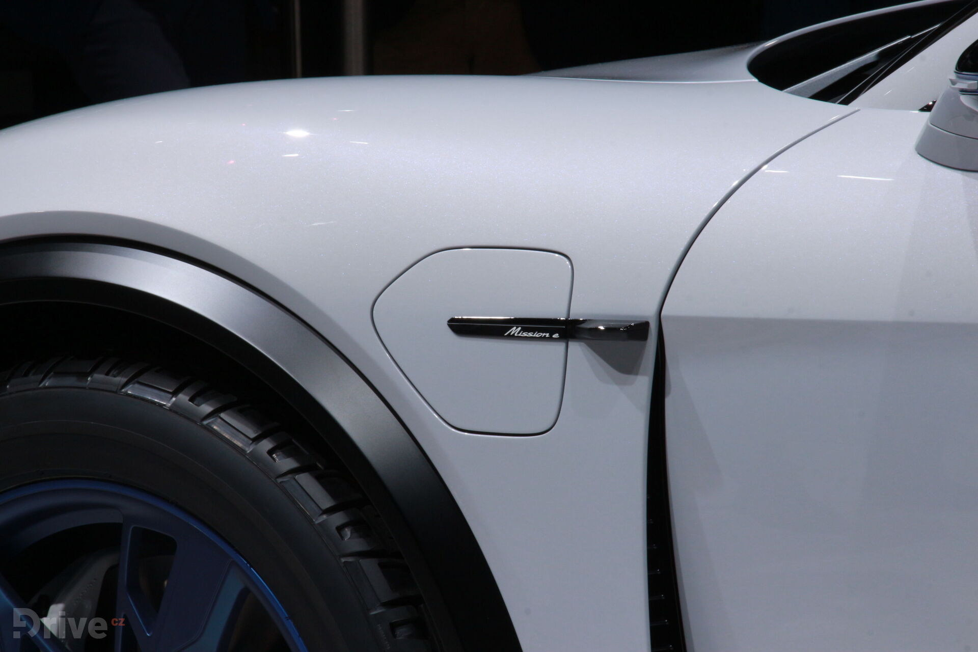 Porsche Mission E Cross Turismo (2018)