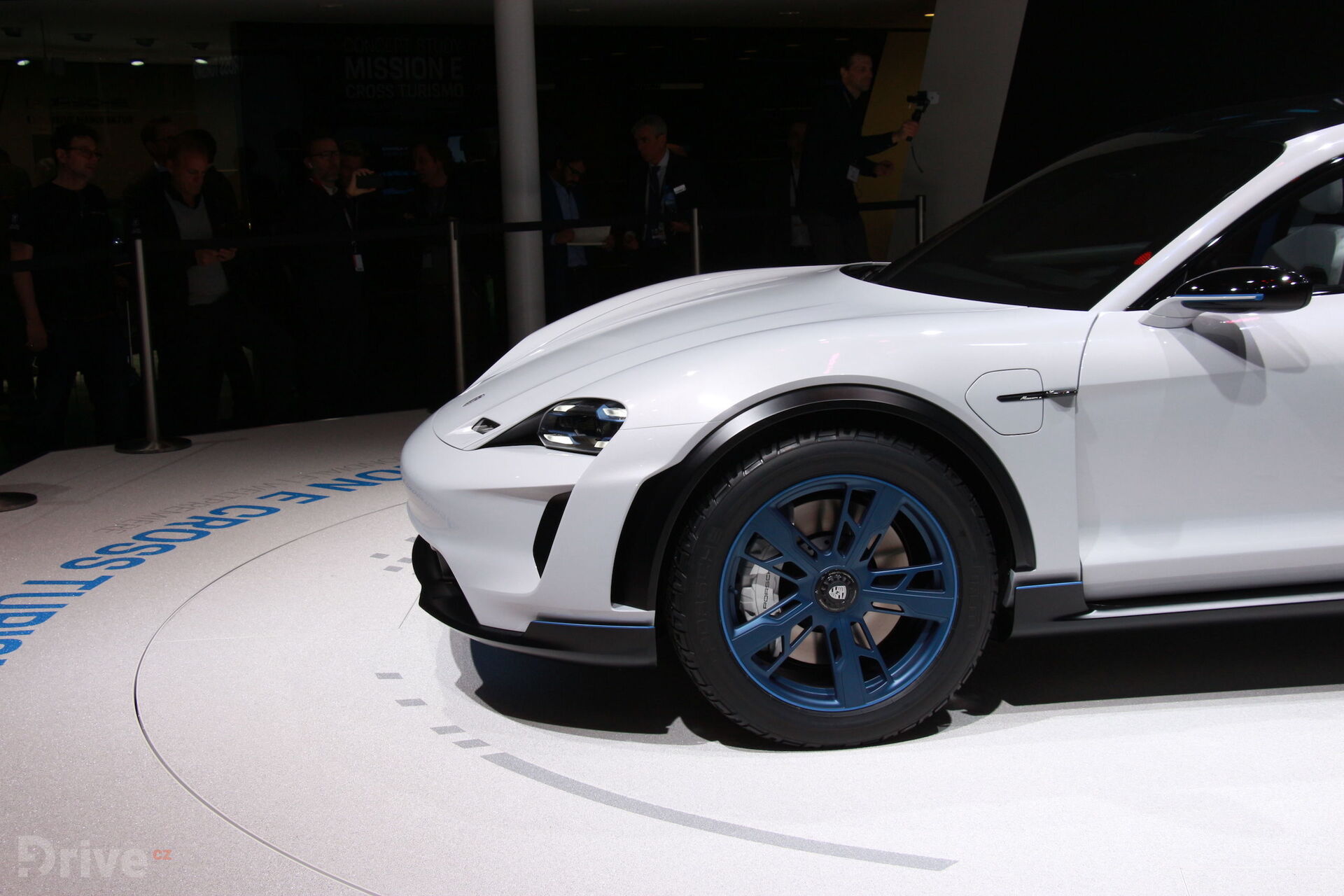 Porsche Mission E Cross Turismo (2018)