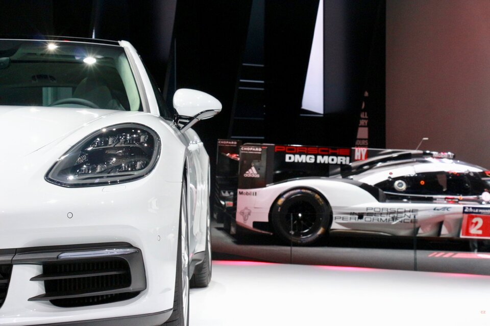 Porsche Panamera 4 E-Hybrid (2016)