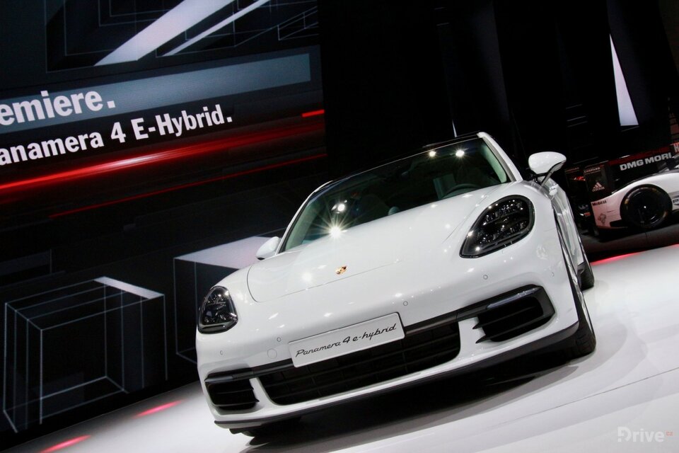 Porsche Panamera 4 E-Hybrid (2016)