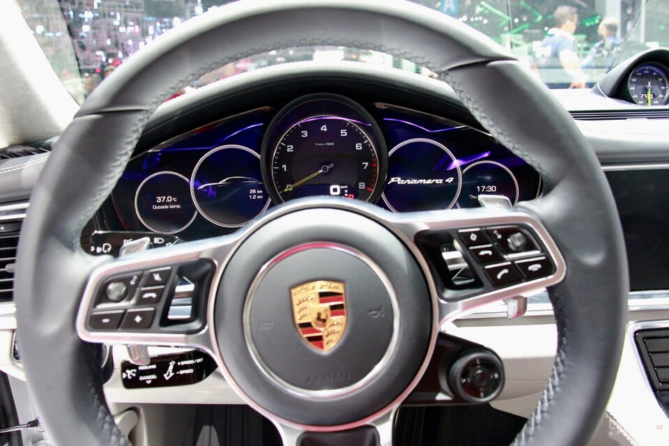 Porsche Panamera 4 E-Hybrid (2016)