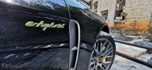 Porsche Panamera 4 E-Hybrid Platinum Edition