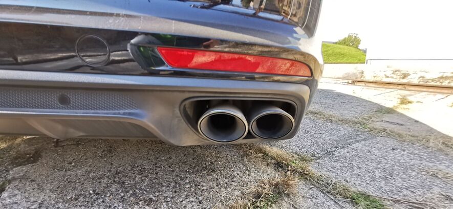 Porsche Panamera 4 E-Hybrid Platinum Edition