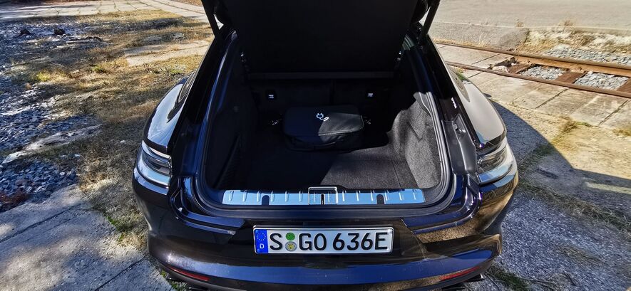 Porsche Panamera 4 E-Hybrid Platinum Edition