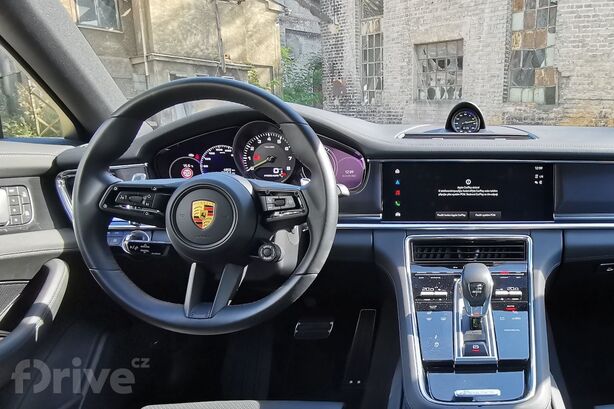 Porsche Panamera 4 E-Hybrid Platinum Edition