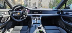 Porsche Panamera 4 E-Hybrid Platinum Edition