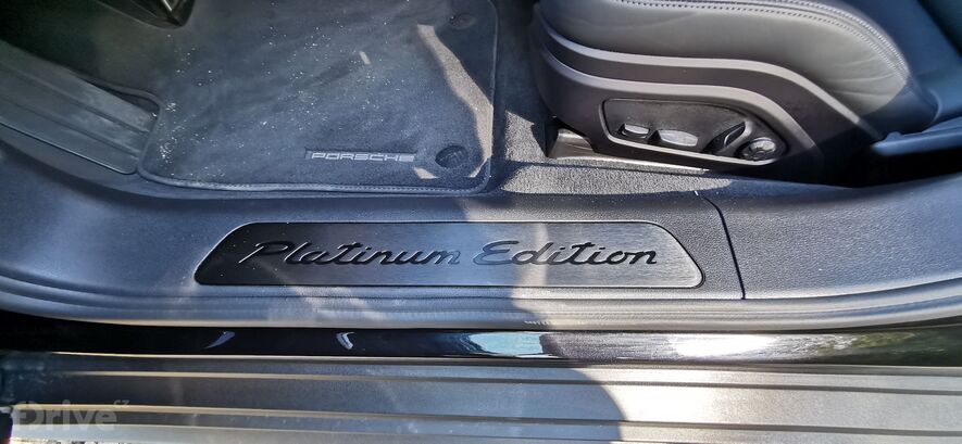 Porsche Panamera 4 E-Hybrid Platinum Edition