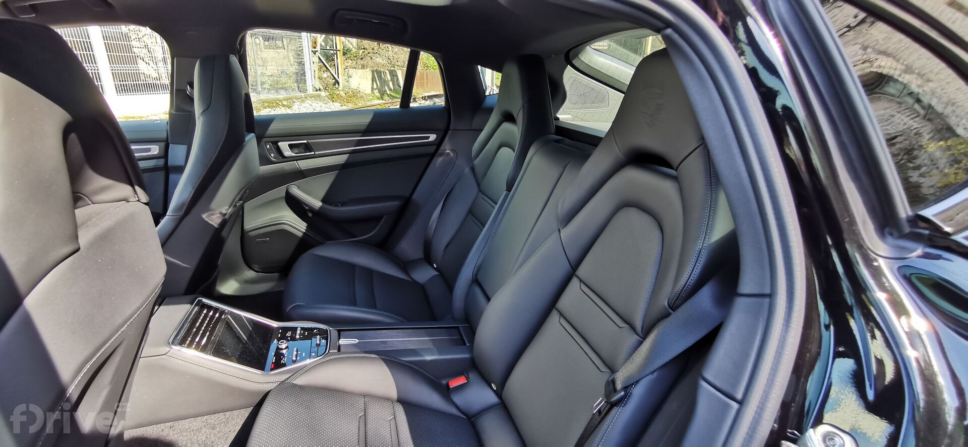 Porsche Panamera 4 E-Hybrid Platinum Edition