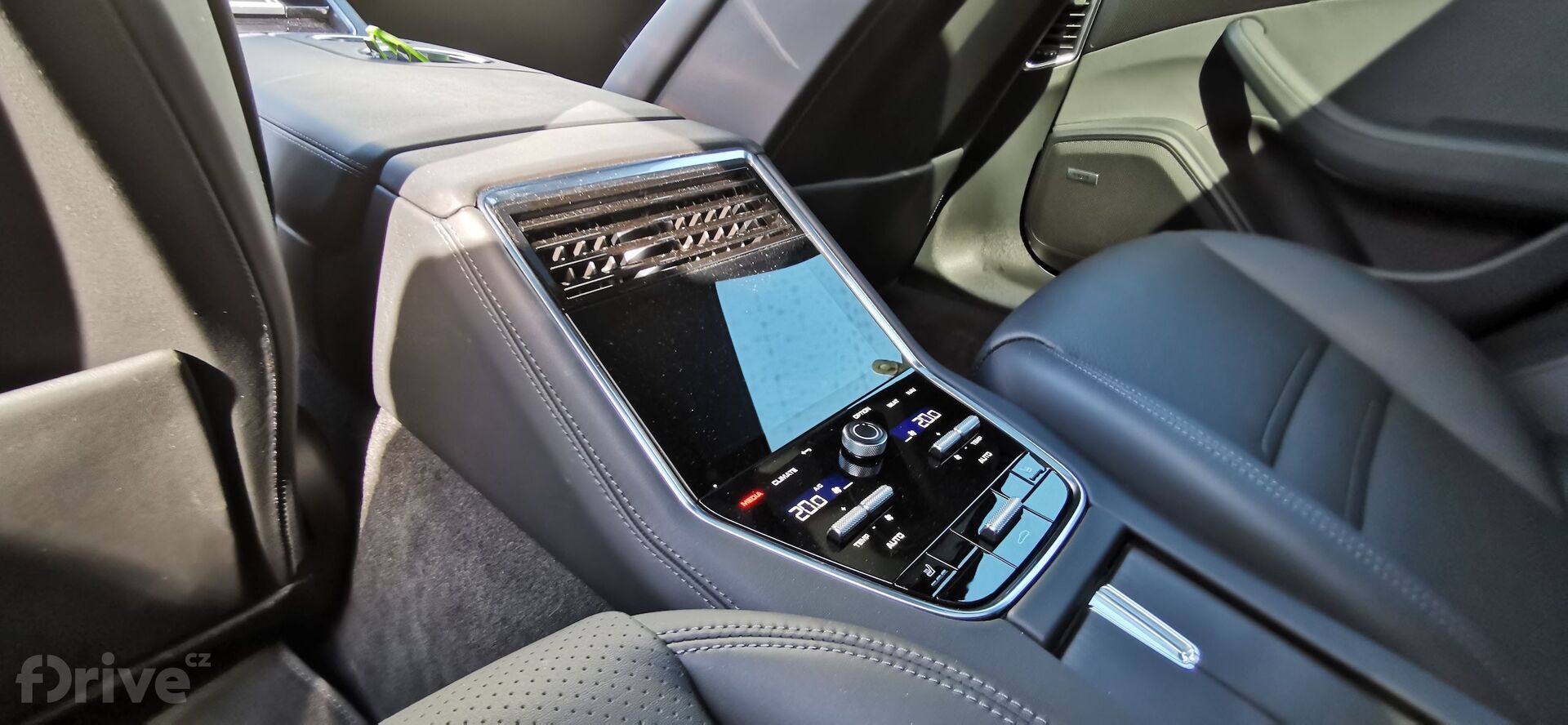 Porsche Panamera 4 E-Hybrid Platinum Edition