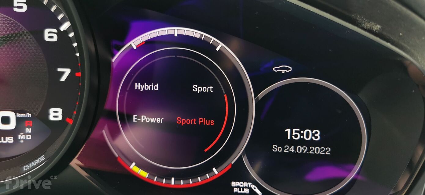 Porsche Panamera 4 E-Hybrid Platinum Edition