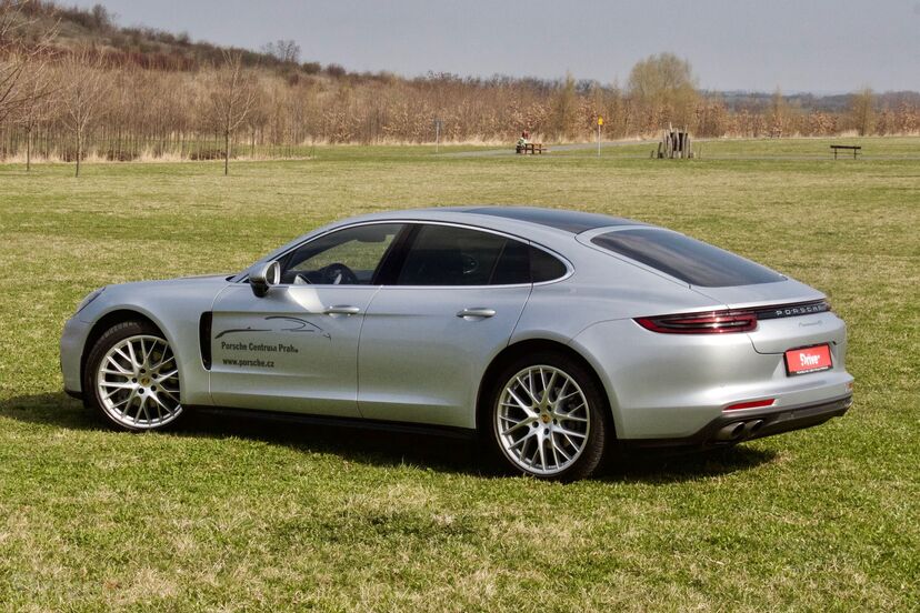Porsche Panamera 4S
